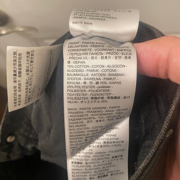 Levi’s Strauss Gray Fleece Front Athletic Taper Black Jeans Size 32 x 32 - Picture 5 of 6